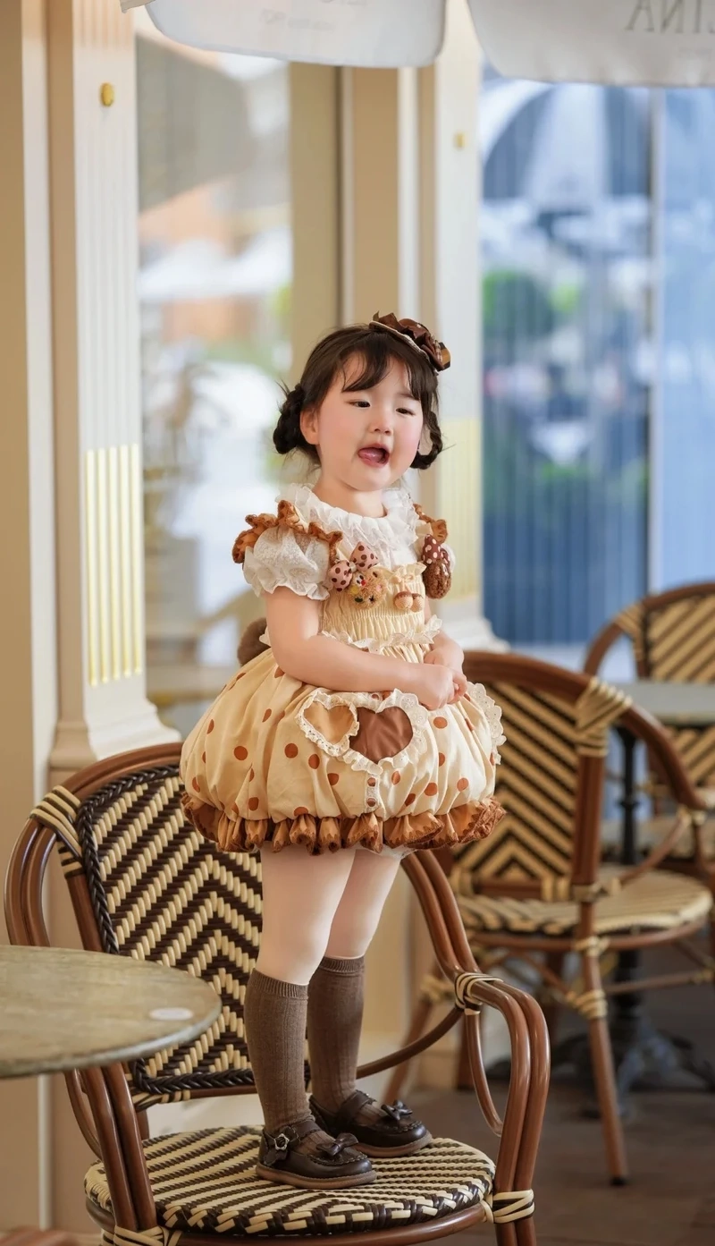 Hình ảnh bé gái dễ thương cho điện thoại đẹp nhất và dễ mến