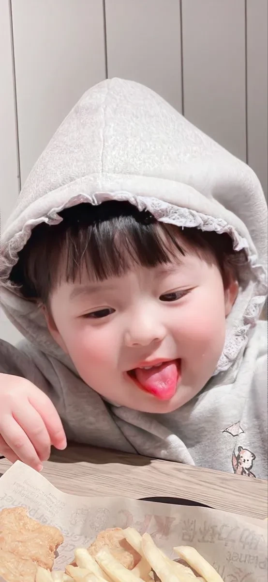 Hình ảnh bé gái dễ thương đẹp nhất, ngọt ngào và dễ mến