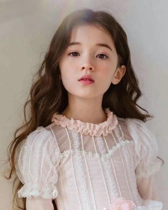 Hình nền bé gái dễ thương cho máy tính, dễ thương và đẹp mắt