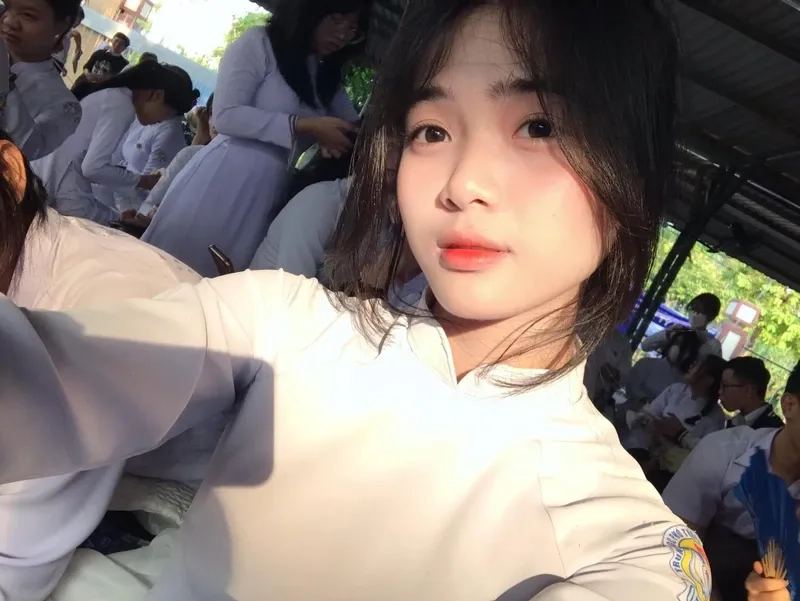 Ảnh con gái 2k9 nổi bật với nét tươi tắn, trẻ trung