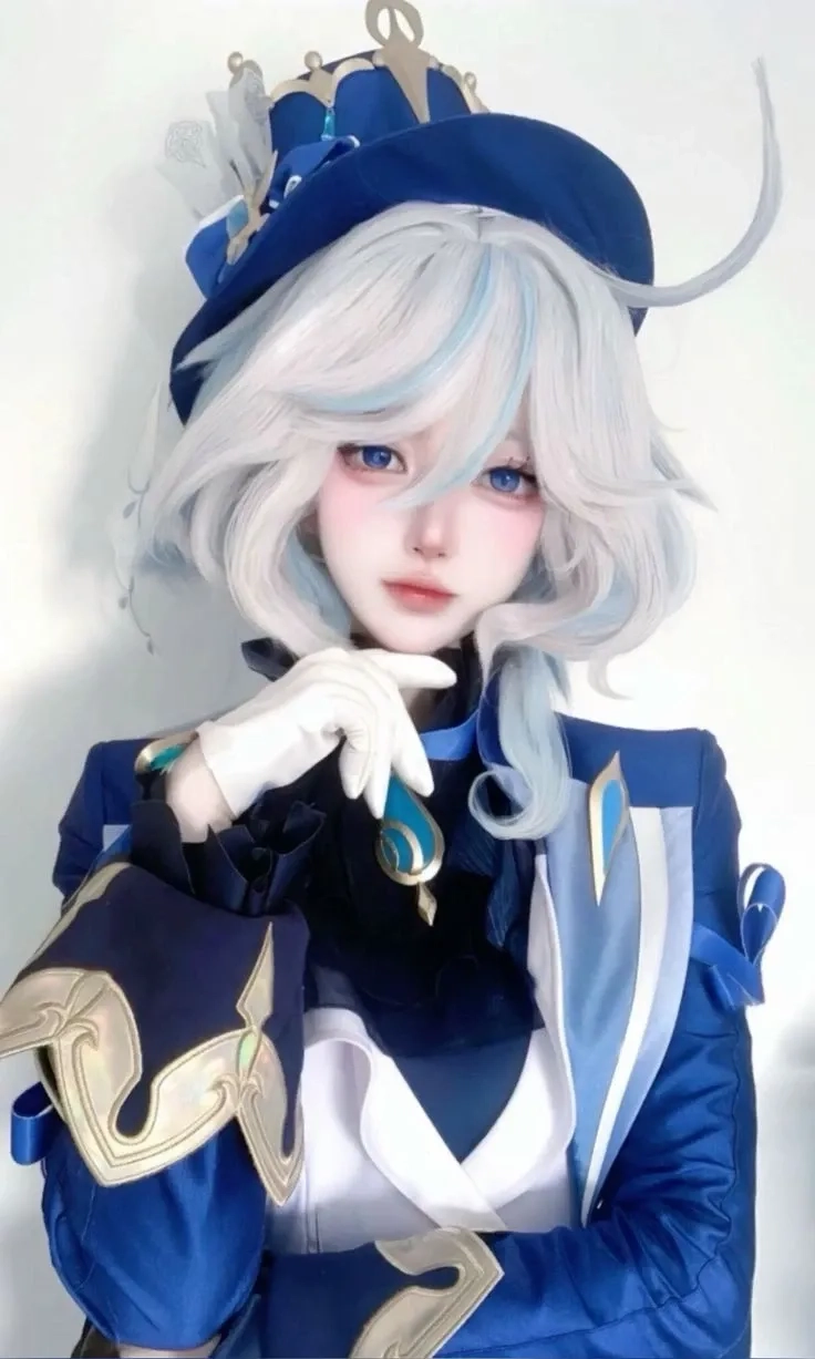 Ảnh cosplay Bayonetta thể hiện sự quyến rũ và đầy năng lượng