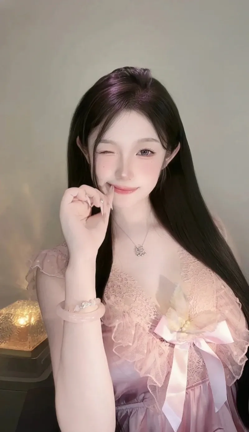 Ảnh gái xinh lớp 12 thể hiện nét đẹp tươi sáng và cuốn hút