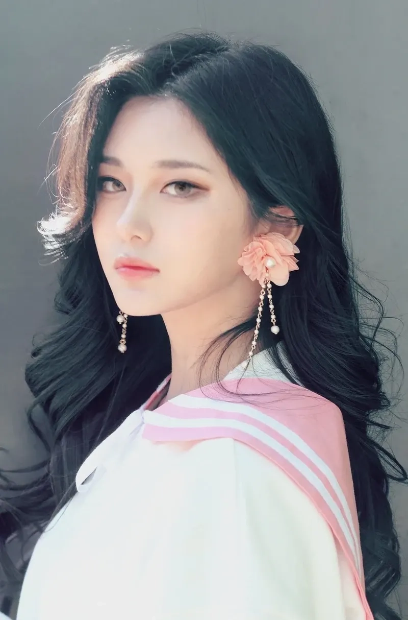 Ảnh Jennie BLACKPINK luôn thu hút với thần thái nổi bật và cuốn hút