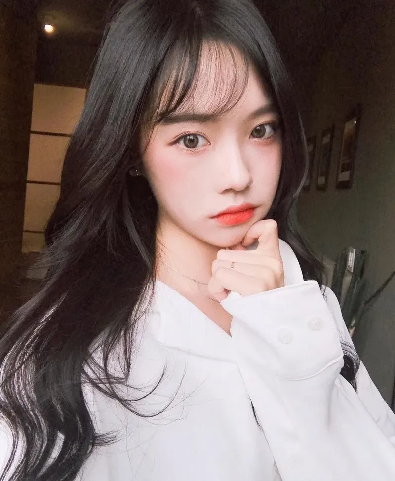 Ảnh Jisoo BLACKPINK tỏa sáng với nét đẹp dịu dàng và cuốn hút
