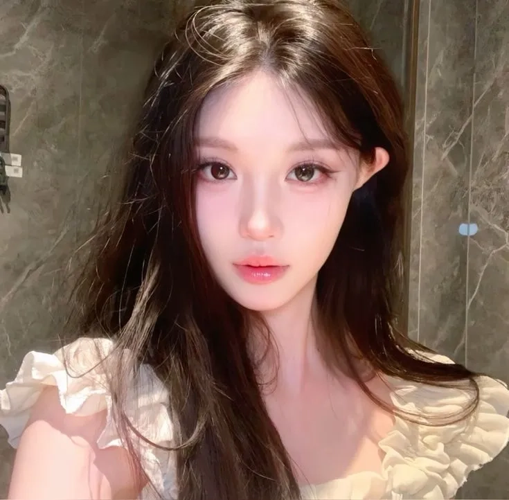 Ảnh Sana TWICE luôn thu hút ánh nhìn với nét đẹp ngọt ngào và rạng rỡ