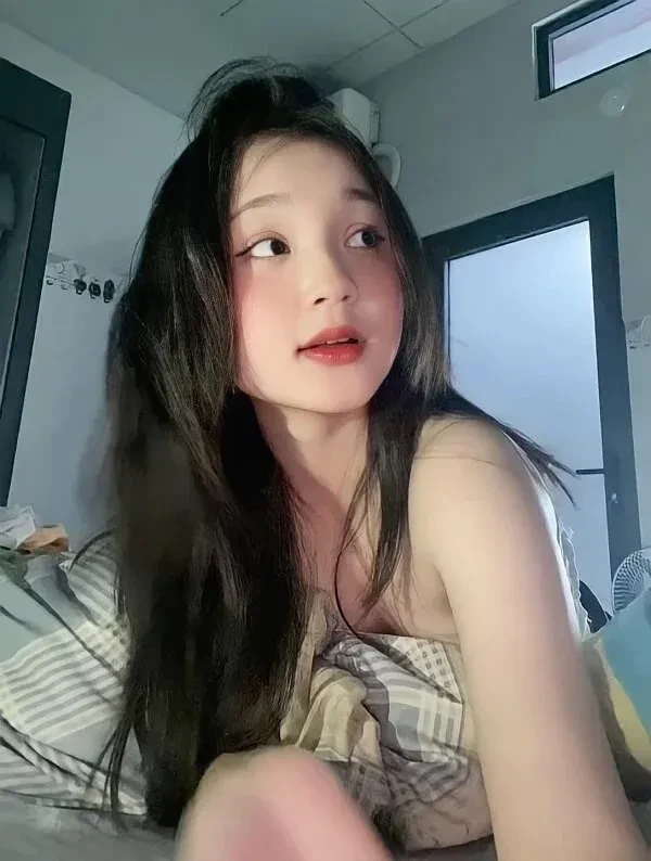 Hình ảnh gái xinh k10 thể hiện nét đẹp trẻ trung và năng động