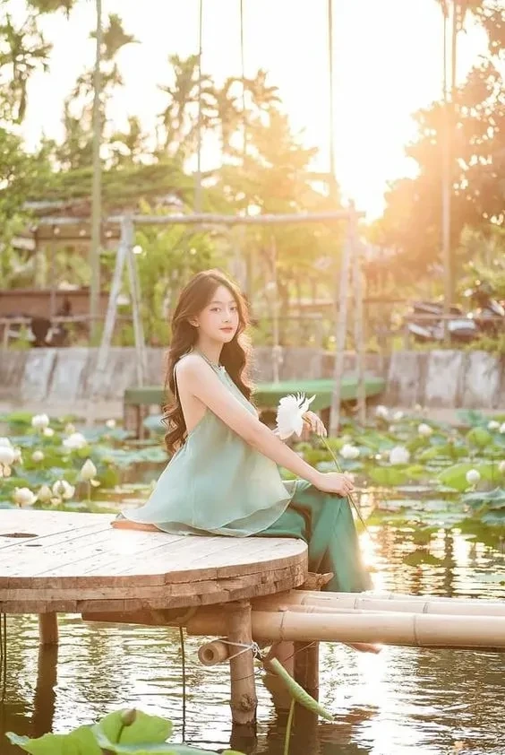 Ảnh cô gái thôn nữ tỏa sáng với sự dịu dàng và hiền hòa