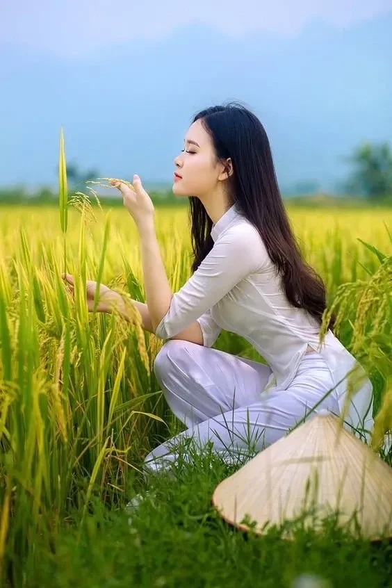 Ảnh thiếu nữ miền quê thể hiện sự tươi mới và gần gũi