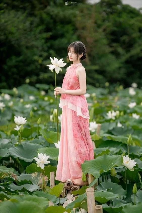 Tải hình ảnh gái quê xinh đẹp để cảm nhận sự yên bình và giản dị