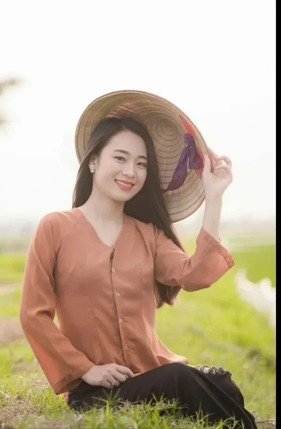 Gái xinh cute tóc dài mang đến vẻ đẹp dịu dàng và tươi mới