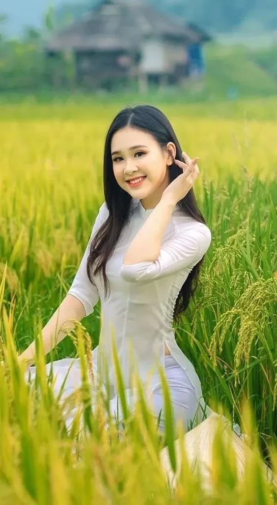Gái xinh tóc dài che mặt tạo nên nét bí ẩn và thần thái cuốn hút