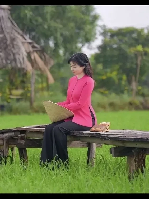 Gái xinh tóc dài đeo kính ngầu làm nổi bật sự cá tính và phong cách
