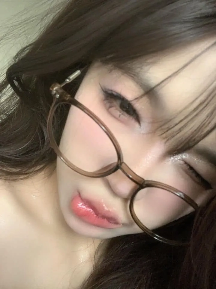Hình ảnh gái 2k6 tóc ngang vai miễn phí, tải về dễ dàng và tiện lợi