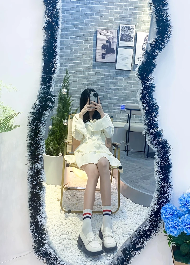 Ảnh gái đẹp mạng mang đến sự cuốn hút bởi vẻ dịu dàng
