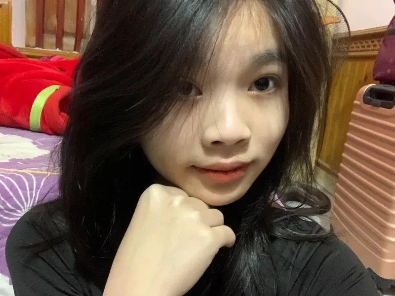 Ảnh mạng con gái cute thể hiện sự tươi sáng và đáng yêu