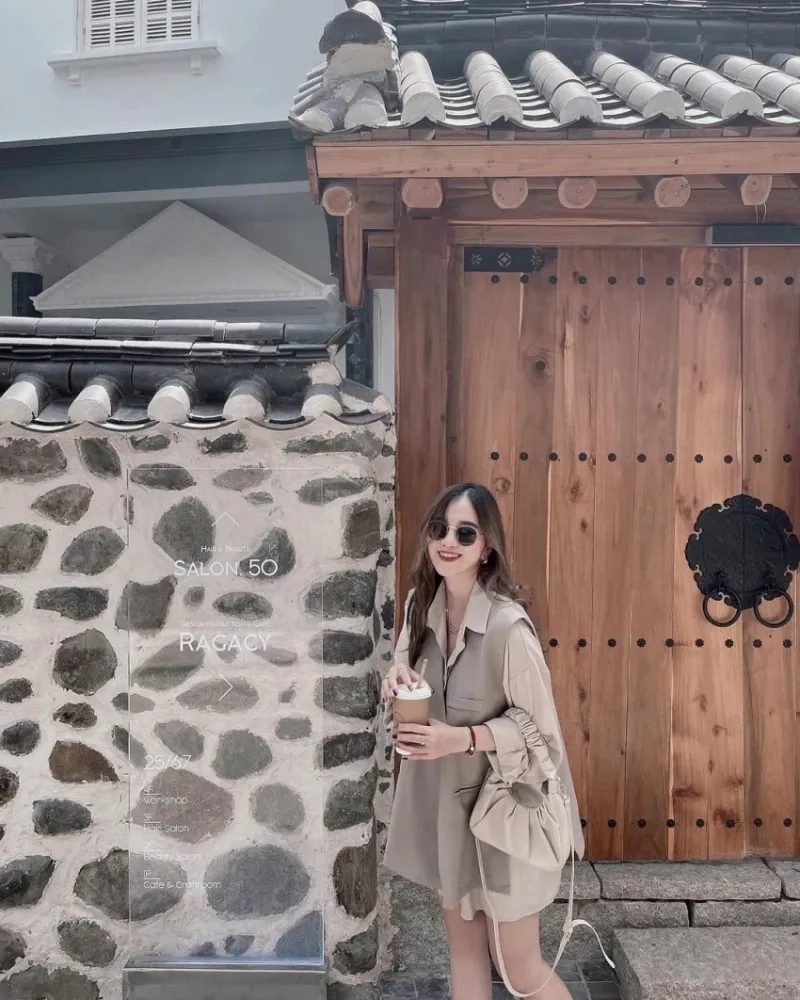 Ảnh mạng gái xinh chụp dáng nổi bật với vẻ đẹp tự nhiên