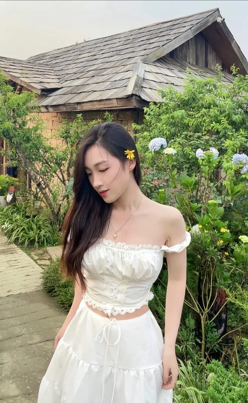 Hình nền gái xinh đẹp 4k cho điện thoại, tạo điểm nhấn cho giao diện