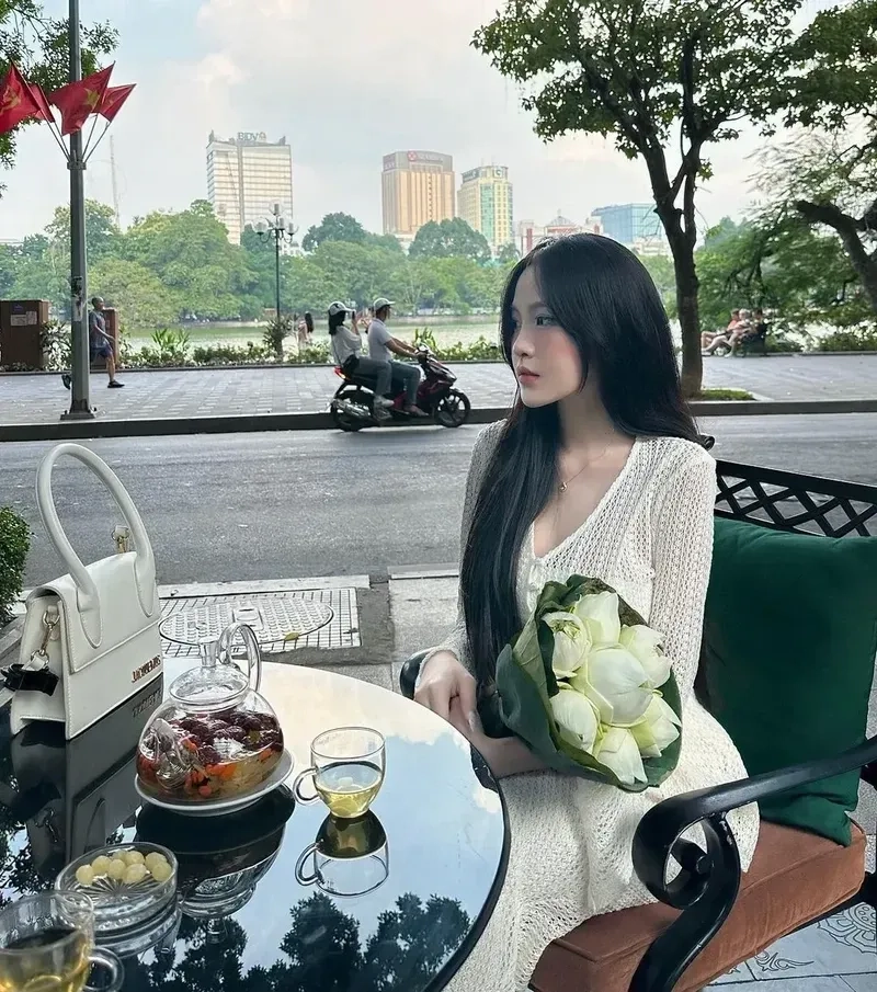 Hình nền gái xinh 4k cho điện thoại, dễ dàng tải và làm mới thiết bị