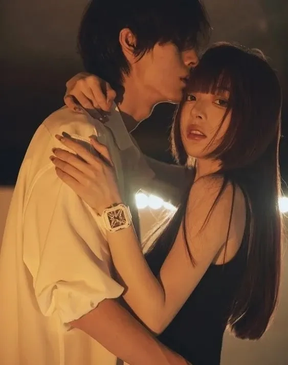 Hình nền ôm nhau dễ thương, ngọt ngào và tạo cảm giác gần gũi