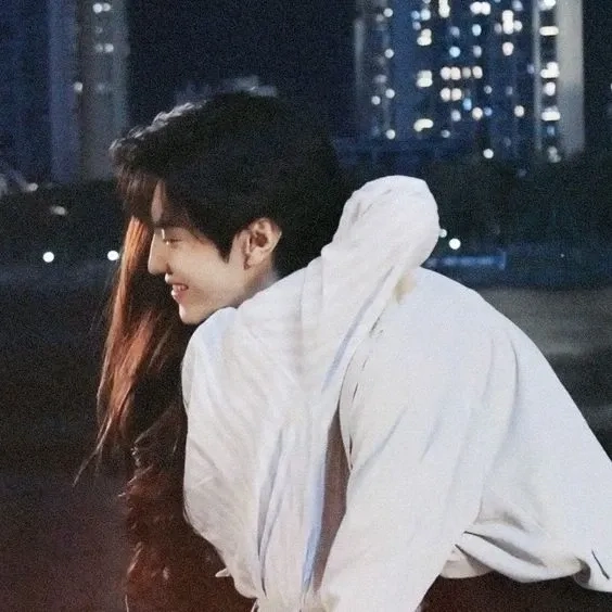 Bộ sưu tập hình ảnh ôm người yêu từ phía sau, dễ thương tuyệt vời