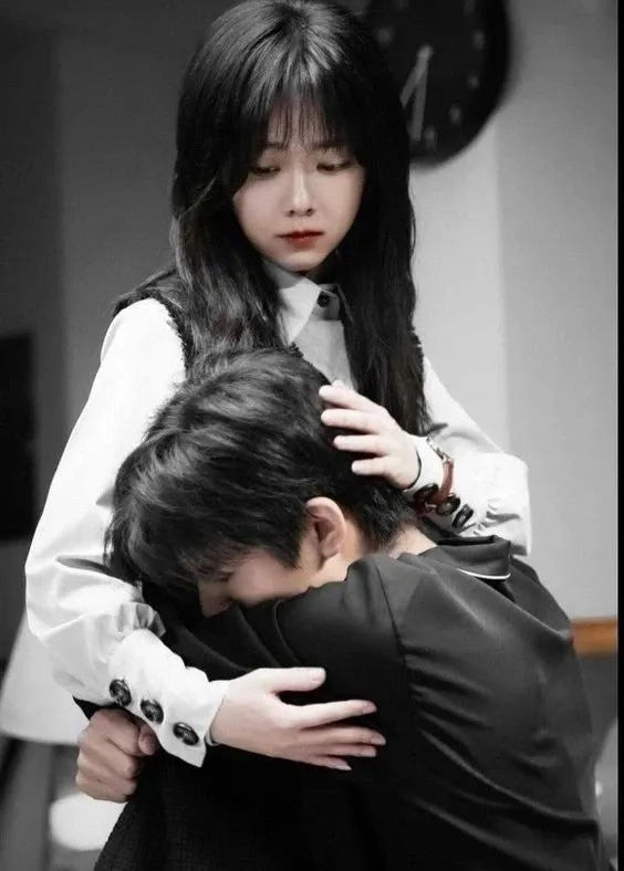 Hình nền ôm người yêu HD, rõ nét và đẹp mắt cho mọi màn hình