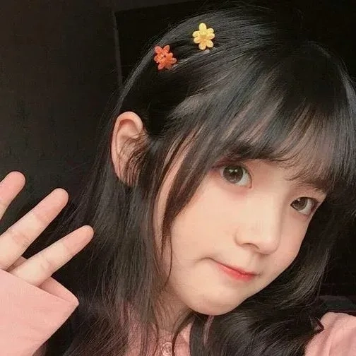 Avatar vẽ cô gái đơn giản cute với sự tinh tế và nhẹ nhàng