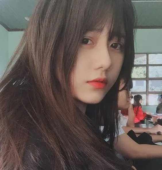 Hình ảnh avatar con gái thể hiện vẻ đẹp nhẹ nhàng và cuốn hút
