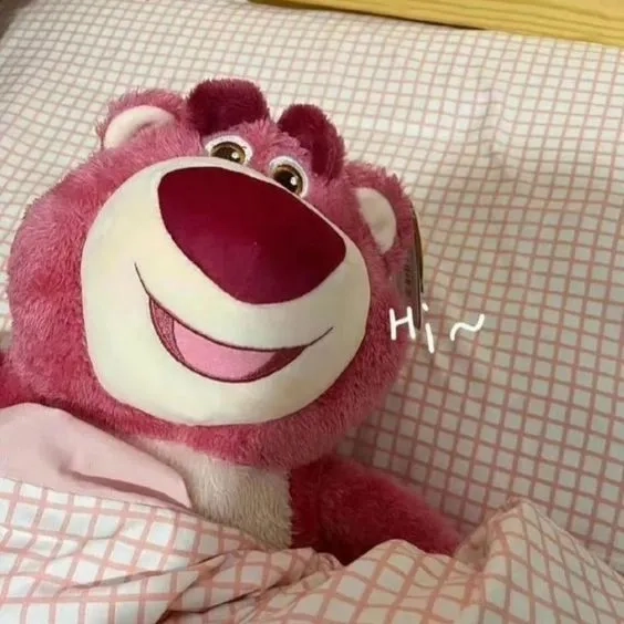 Lotso gấu bông dễ thương, mang lại sự vui vẻ và đáng yêu