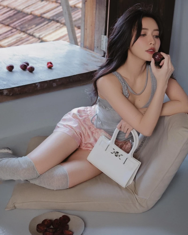Bùa yêu bài hát của Bích Phương khiến người nghe say đắm