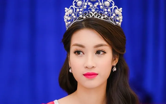 Đỗ Mỹ Linh Facebook chia sẻ những khoảnh khắc trong đám cưới
