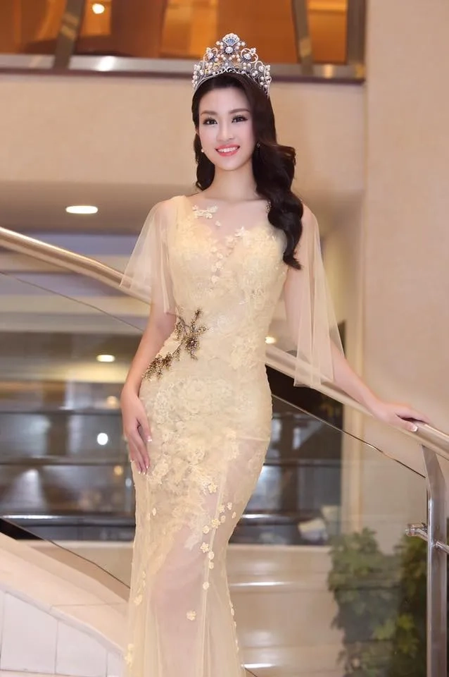 Hình ảnh đám cưới Đỗ Mỹ Linh được chia sẻ rộng rãi trên mạng