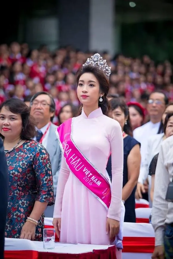 Vương miện Đỗ Mỹ Linh là biểu tượng cho vẻ đẹp hoàn hảo