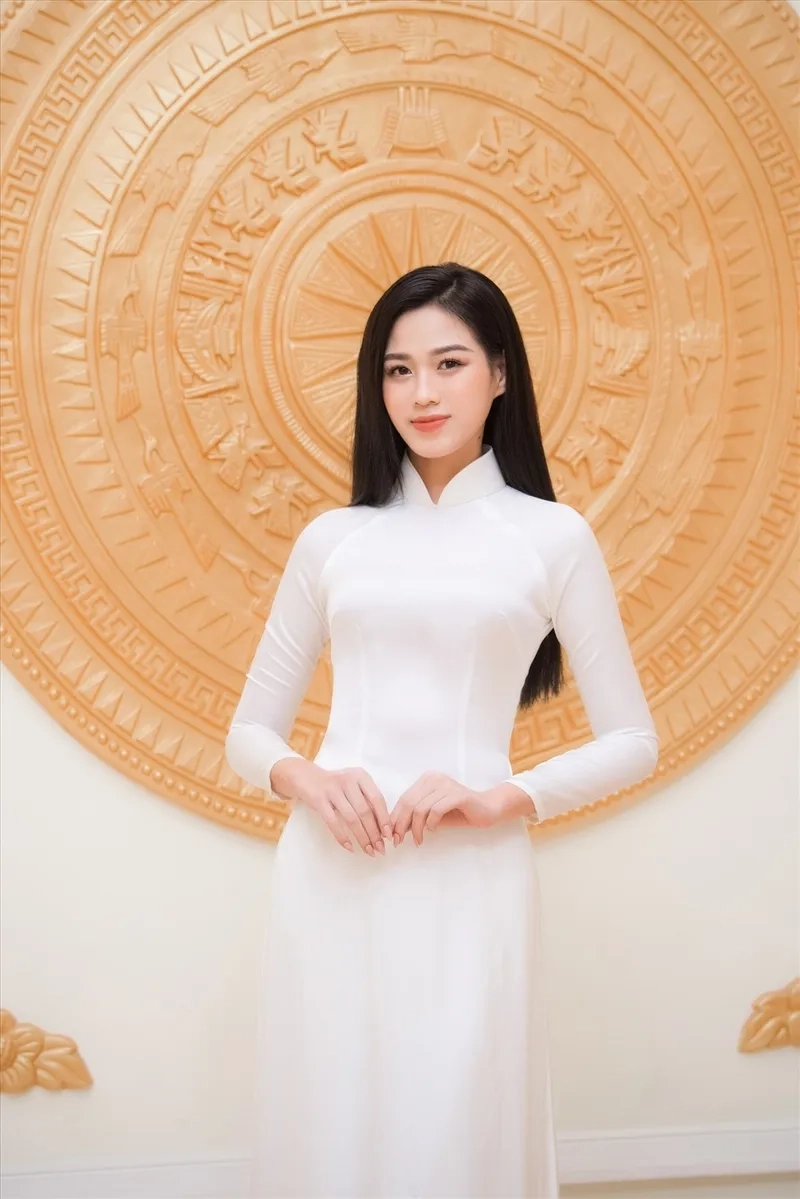Miss Đỗ Thị Hà luôn được yêu mến bởi tài năng và sự tự tin