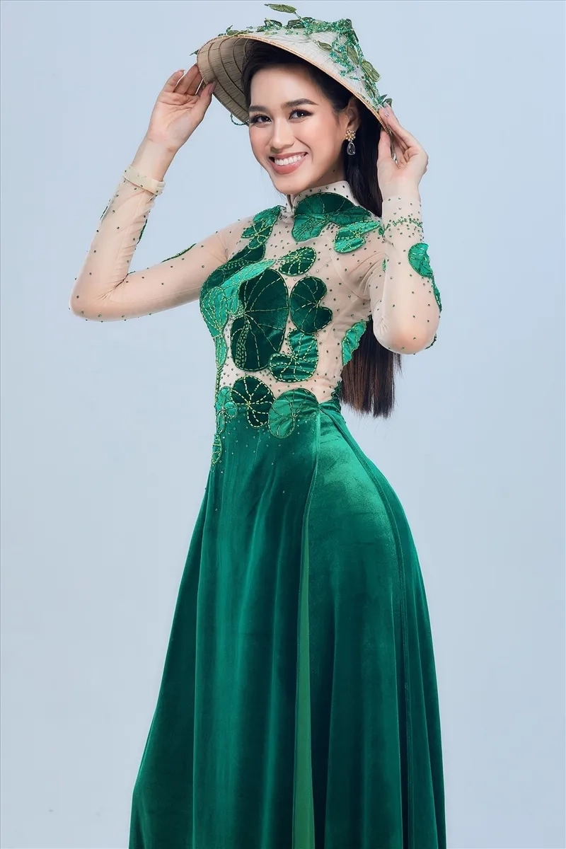 Đỗ Thị Hà chung kết Miss World 2021 nhận được nhiều lời khen