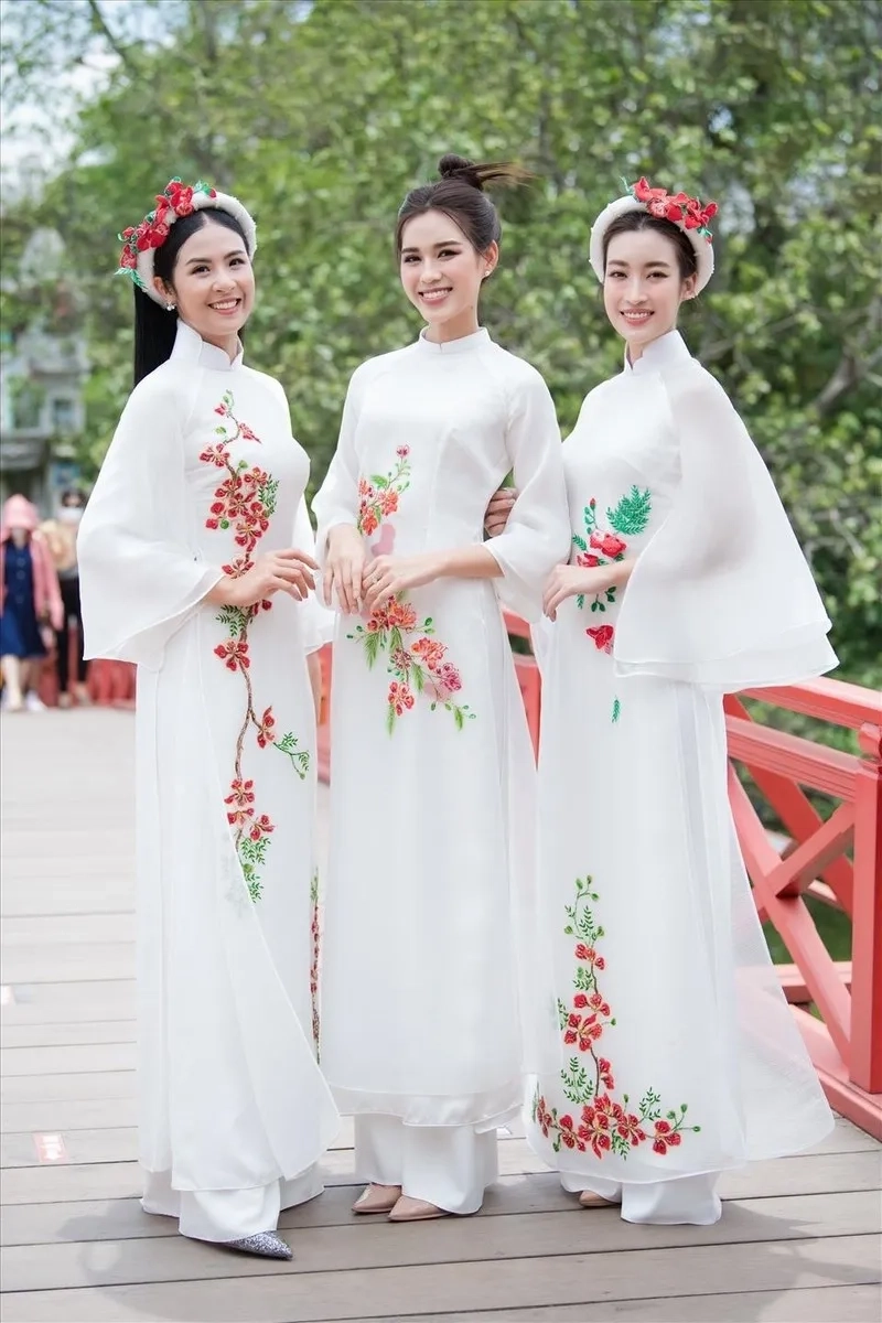 Đỗ Thị Hà thi Miss World 2021 gây ấn tượng mạnh tại đấu trường quốc tế