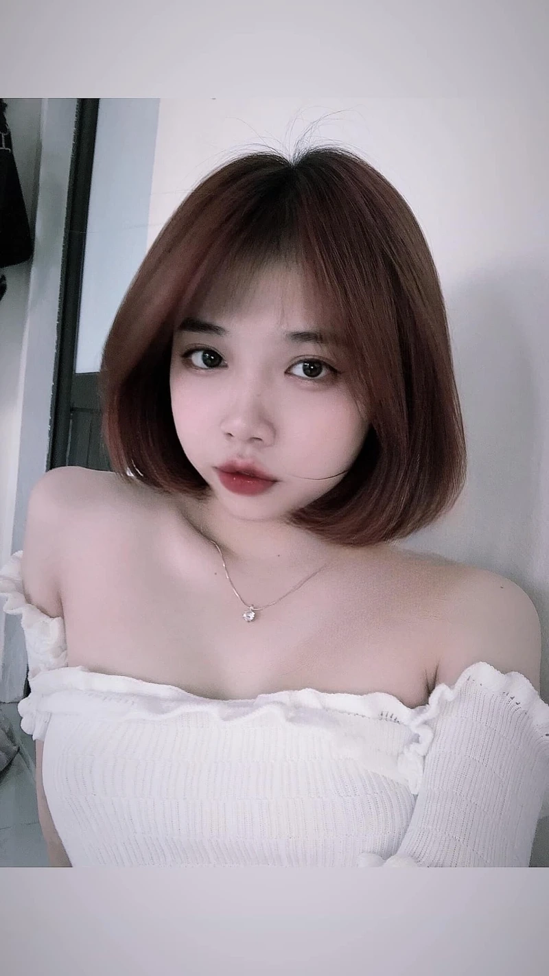 Hot girl đời đầu Việt Nam có phong cách độc đáo, thu hút sự chú ý