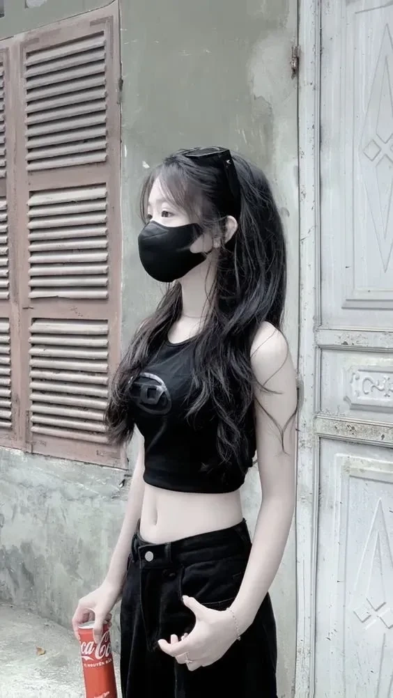 Gái TikTok mặc bikini thu hút mọi ánh nhìn với sự tự tin và quyến rũ