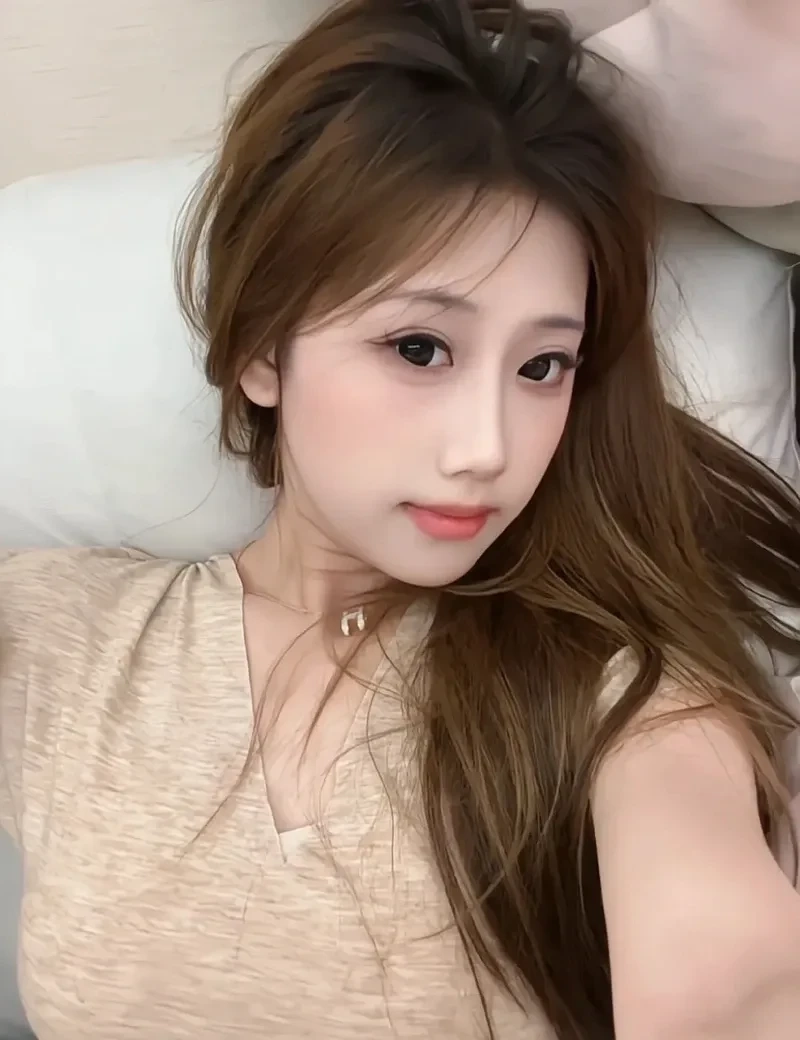 Gái đẹp douyin là chủ đề được yêu thích trong các bộ ảnh nghệ thuật