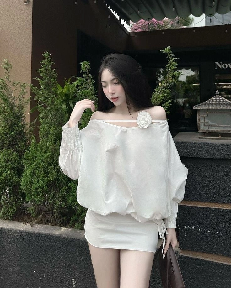 Gái xinh áo dài sexy mang đến hình ảnh vừa quyến rũ vừa thanh thoát