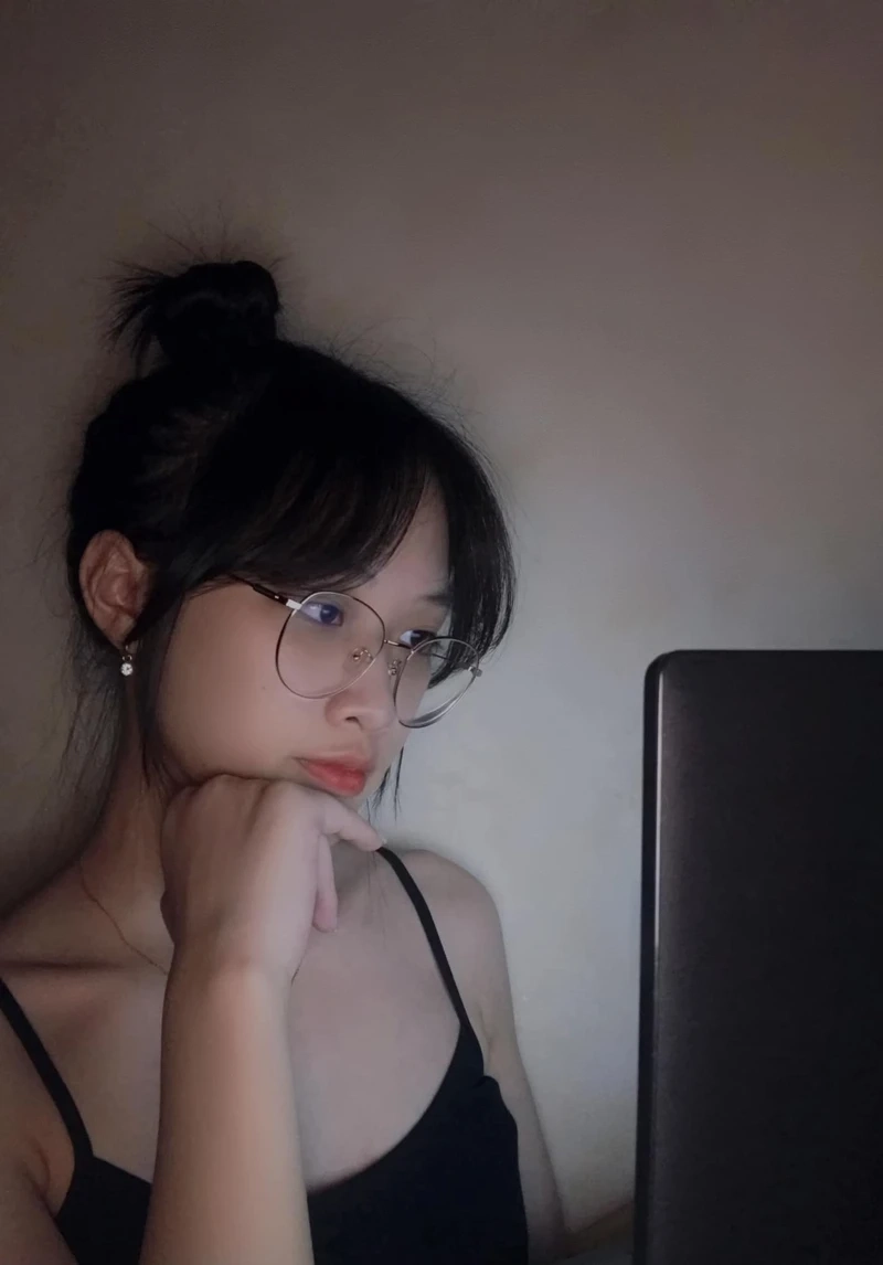 Gái xinh online 18+ hấp dẫn với những video thú vị và sôi động