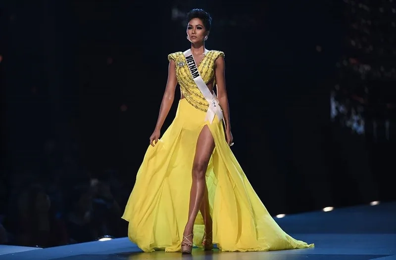 H hen nie english là tên gọi quốc tế của hoa hậu h hen niê tại Miss Universe