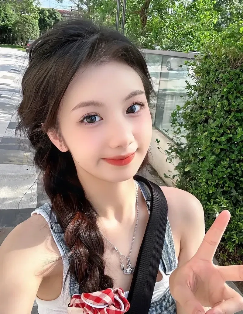 Gái xinh ảnh avatar đẹp cho con gái với góc chụp ấn tượng