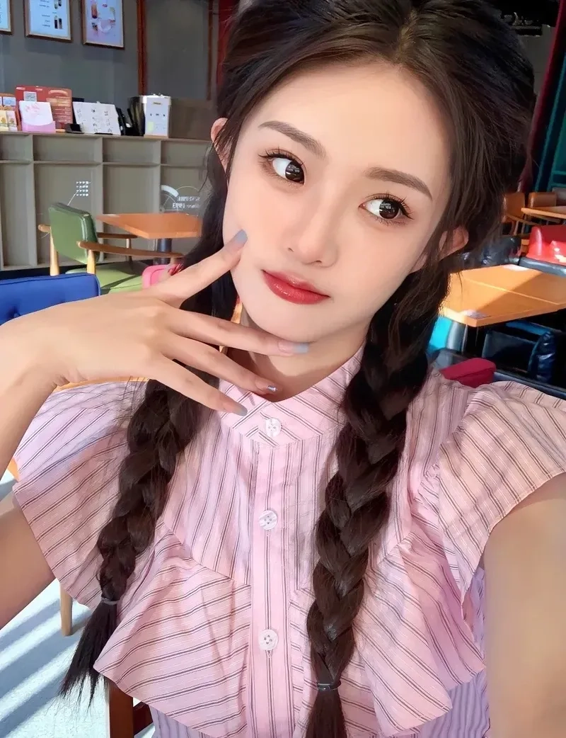 Ảnh gái xinh avatar ghi lại nét trẻ trung và tươi mới