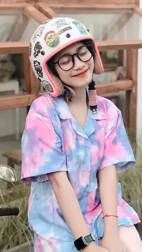 Hinh gai cute thể hiện nét đẹp nhẹ nhàng, thanh thoát, dễ thương