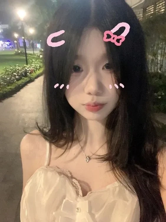 Hình gái cute 2k10 mang lại cảm giác tươi mới, ngọt ngào