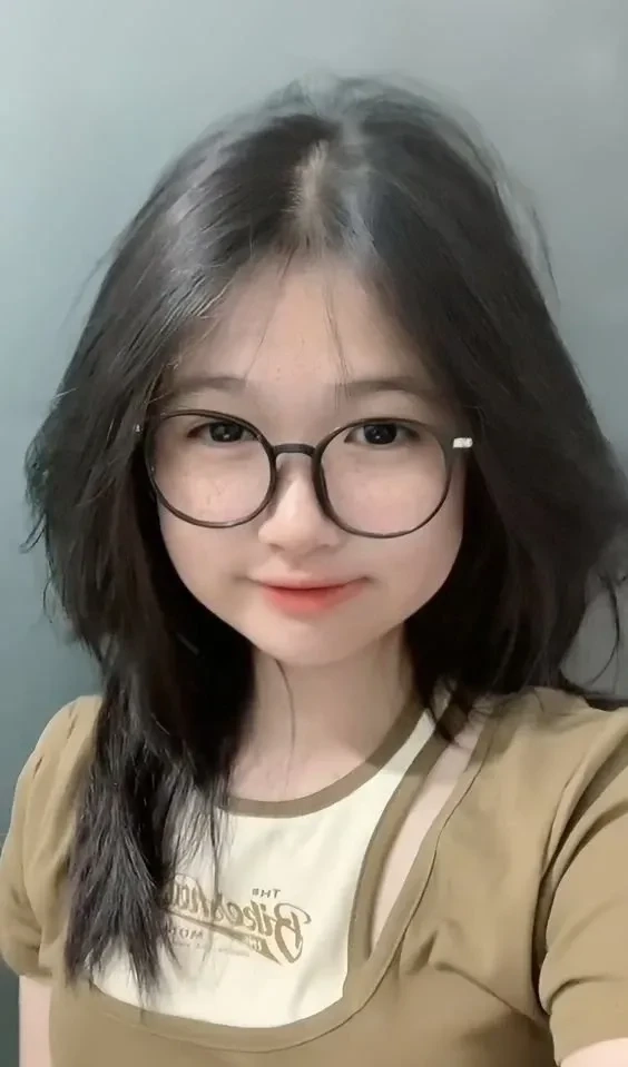 Tải ảnh gái xinh cute để chia sẻ vẻ đẹp ngọt ngào và tươi sáng