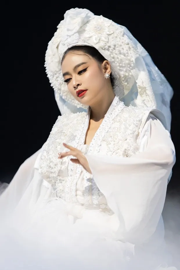 Album mới Hoàng Thùy Linh chứa đựng những giai điệu ngọt ngào
