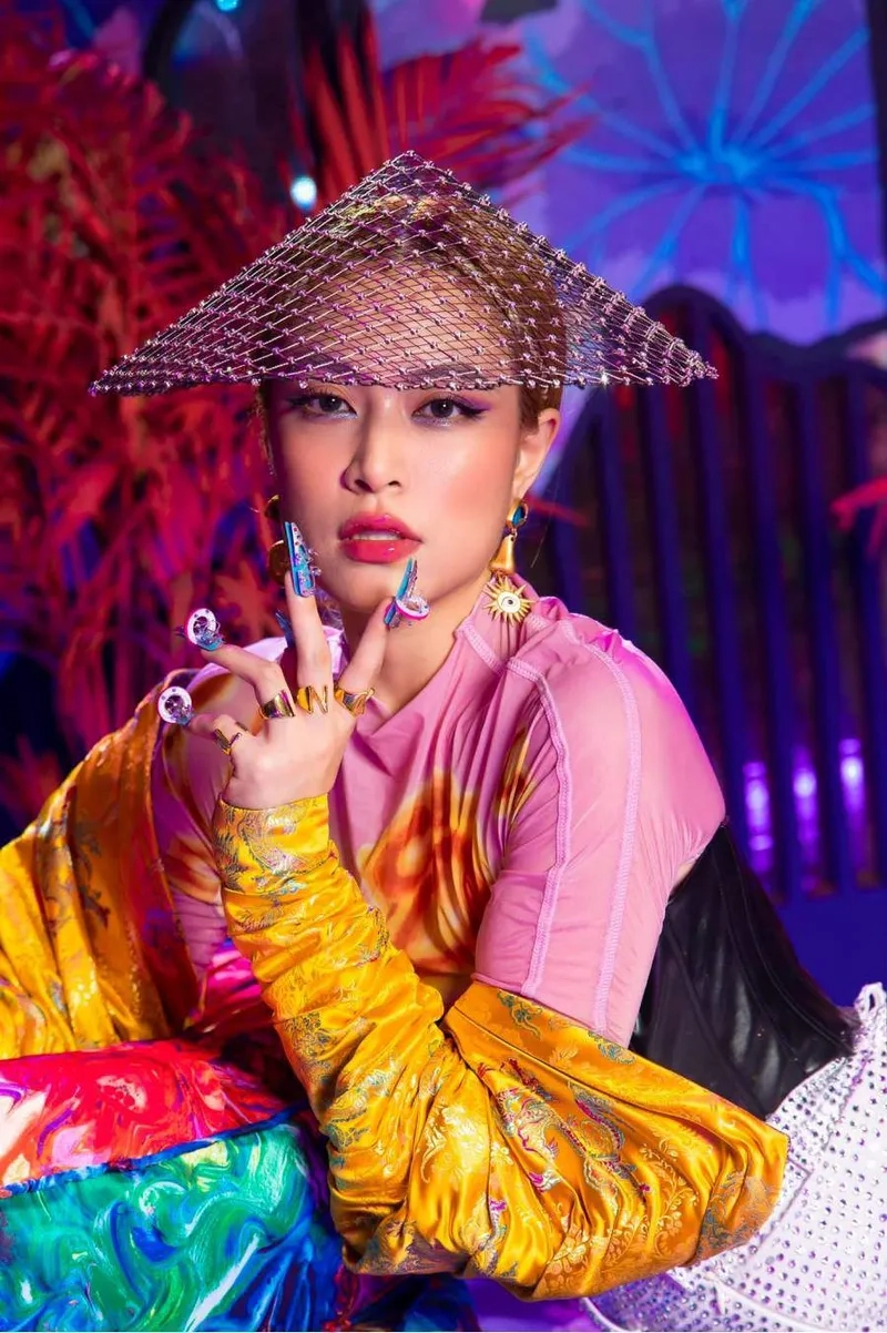  Bài hát gieo quẻ của Hoàng Thùy Linh, lời ca ngập tràn hy vọng