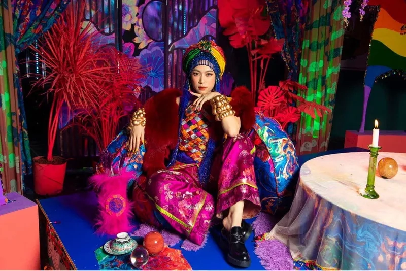 Album hoàng của Hoàng Thùy Linh đưa người nghe đến những cung bậc cảm xúc
