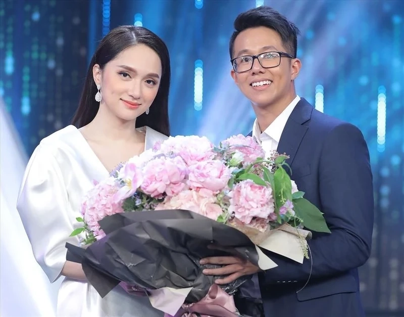Hương Giang sinh năm, sự nghiệp bắt đầu từ những năm tháng gian khó